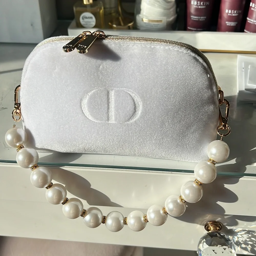 Dior White and Gold Cosmetic Case with Elegant Design - Picture 1 of 11